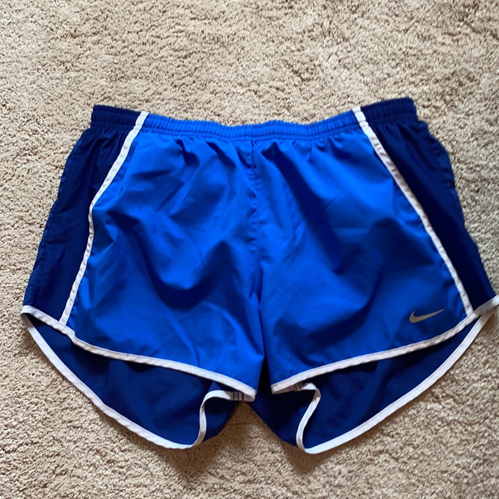 Women’s Nike Running Shorts L